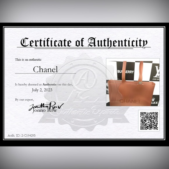 Chanel Logo Embossed Jelly tote - Picture 13 of 14